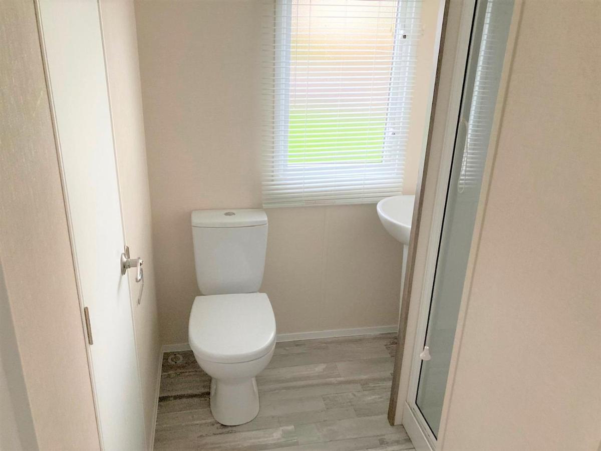 3 Bedroom Modern Caravan Sleeps Up To 8 Міллом Екстер'єр фото
