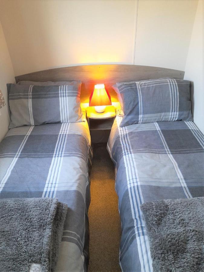 3 Bedroom Modern Caravan Sleeps Up To 8 Міллом Екстер'єр фото