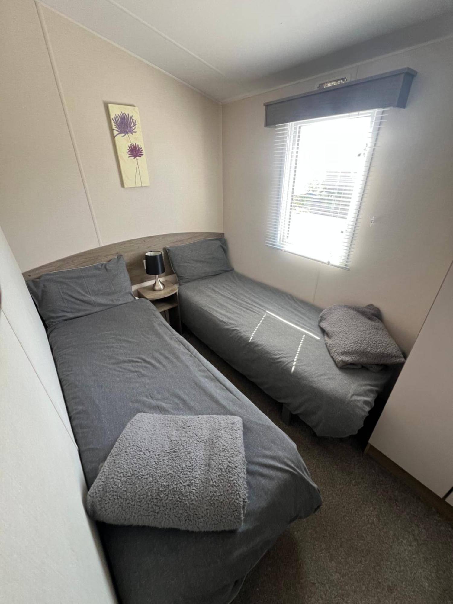 3 Bedroom Modern Caravan Sleeps Up To 8 Міллом Екстер'єр фото